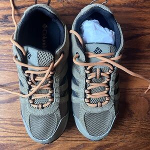 Columbia Youth Redmond hiking shoe youth 6